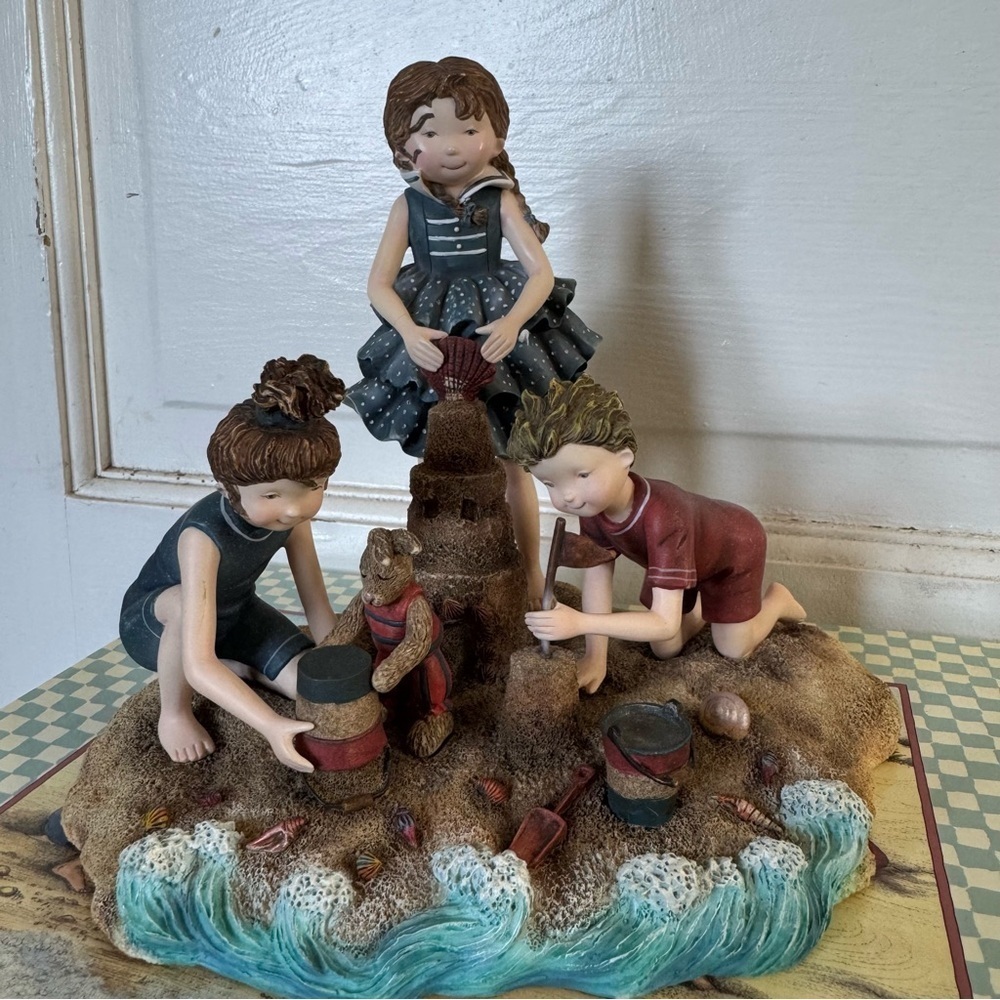Lang & Wise “Day At The Beach” Figurine – Special Friends First Edition 2000